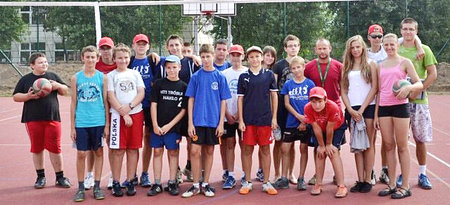 Liczna grupa zawodników wzięła udział w turnieju / Fot. ZK