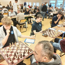 Szachowe rozgrywki w Łochowie. Nie zabrakło mroteckich szachistów