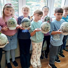 Warsztaty plastyczne w klasach pierwszych. 